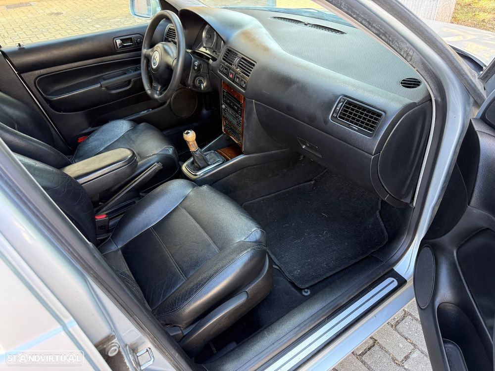 VW Bora 1.9 TDi Highline - 12