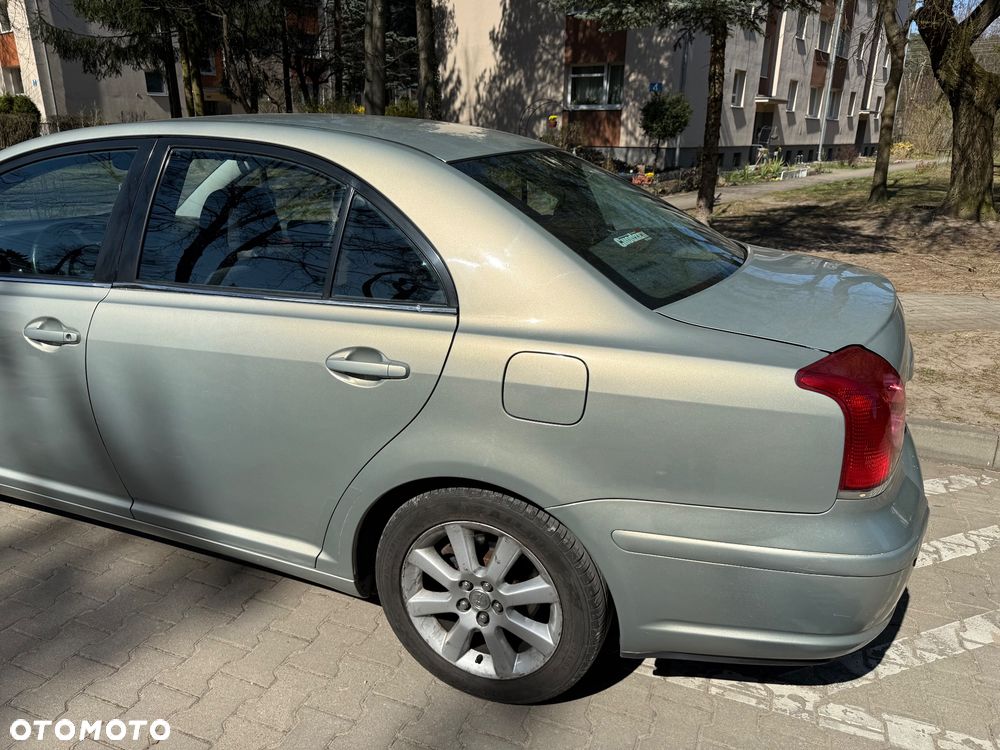 Toyota Avensis 1.8 VVT-i Sol - 14