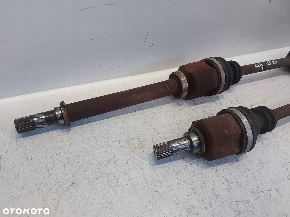 RENAULT CLIO III 3 1.5 DCI PÓŁOŚ LEWA KRÓTKA - 3