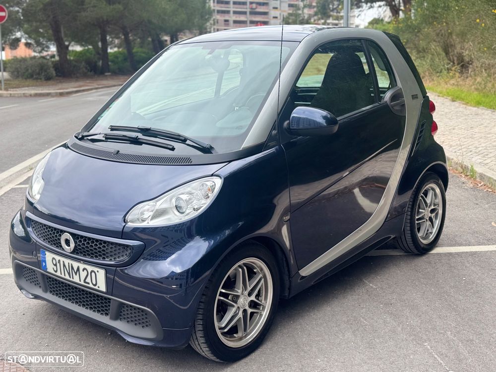 Smart ForTwo Coupé cdi softouch black&white limited dpf - 4