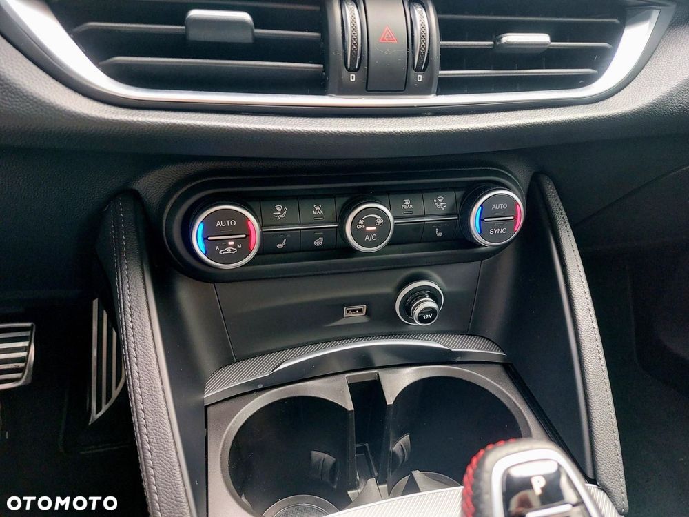 Alfa Romeo Stelvio 2.0 Turbo Competizione Q4 - 25