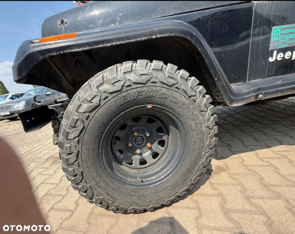 Jeep Wrangler - 16