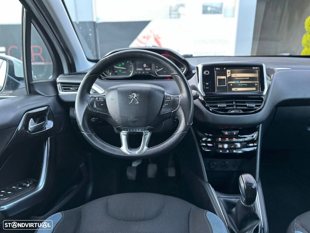 Peugeot 208 e-HDi 92 Stop&Start Style - 14