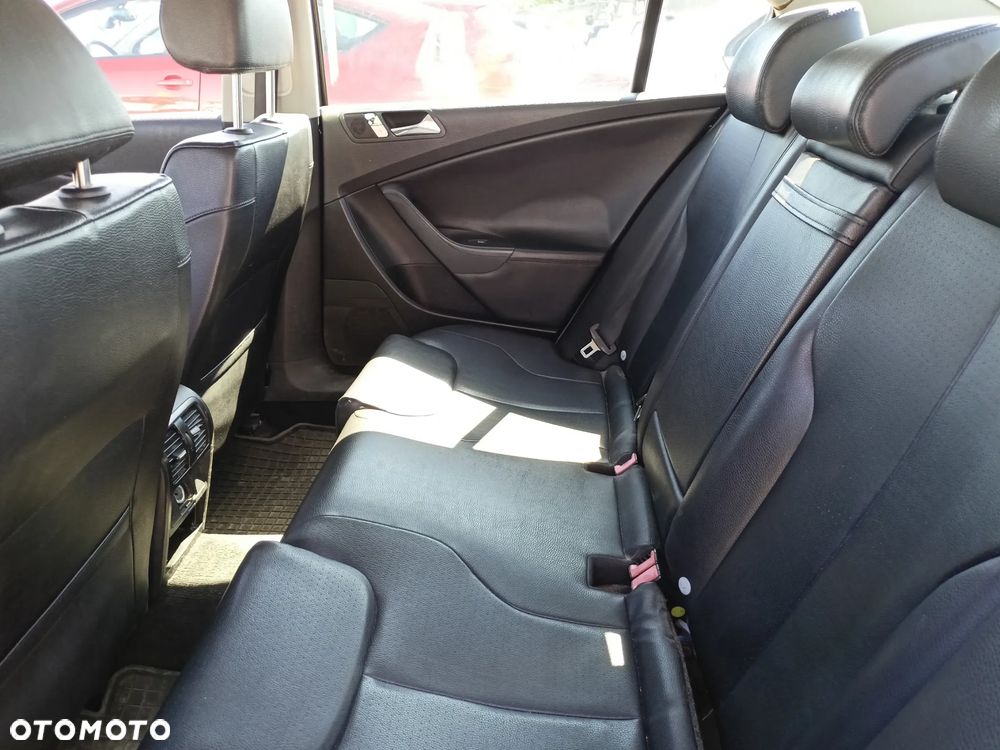 Volkswagen Passat - 13
