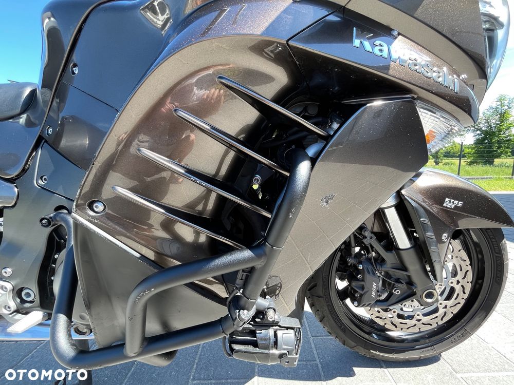Kawasaki GTR - 10
