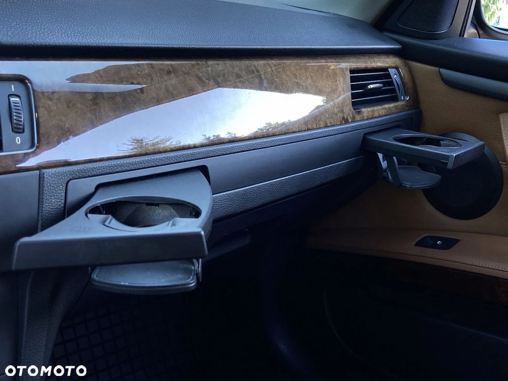 BMW Seria 3 320d - 24