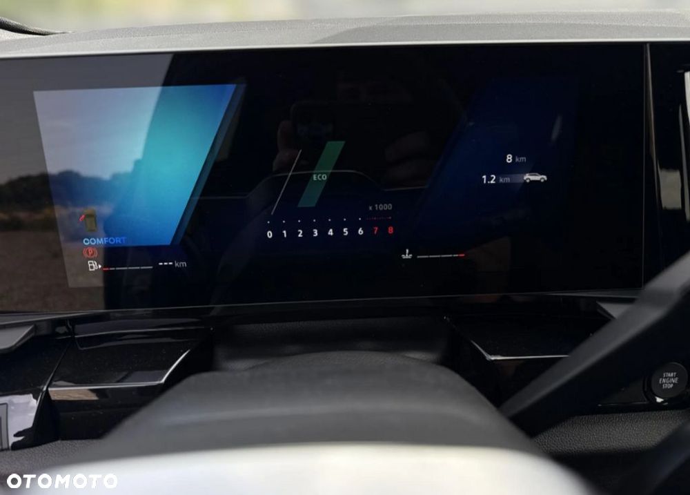 Renault Austral 1.3 TCe mHEV Iconic - 11