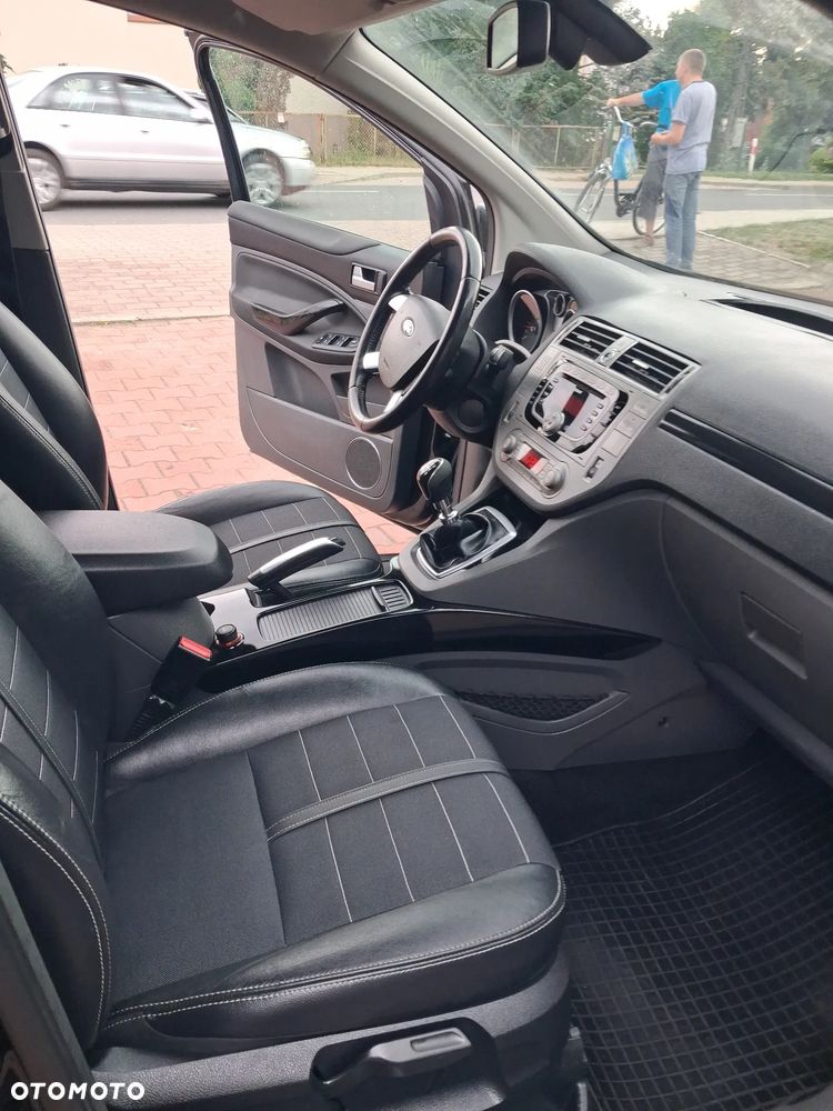 Ford Kuga - 11