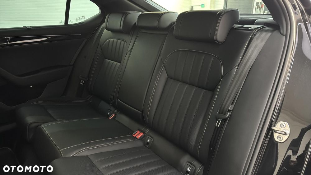 Skoda Superb 2.0 TDI SCR 4x4 L&K DSG - 18