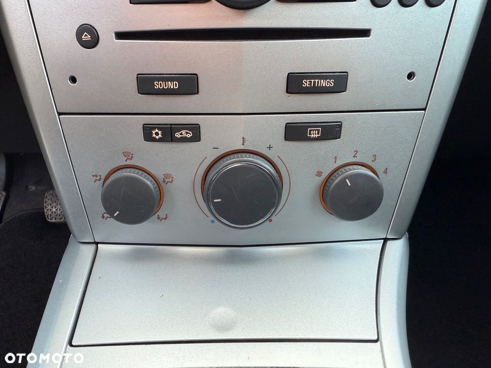 Opel Astra GTC 1.4 Catch me now - 20