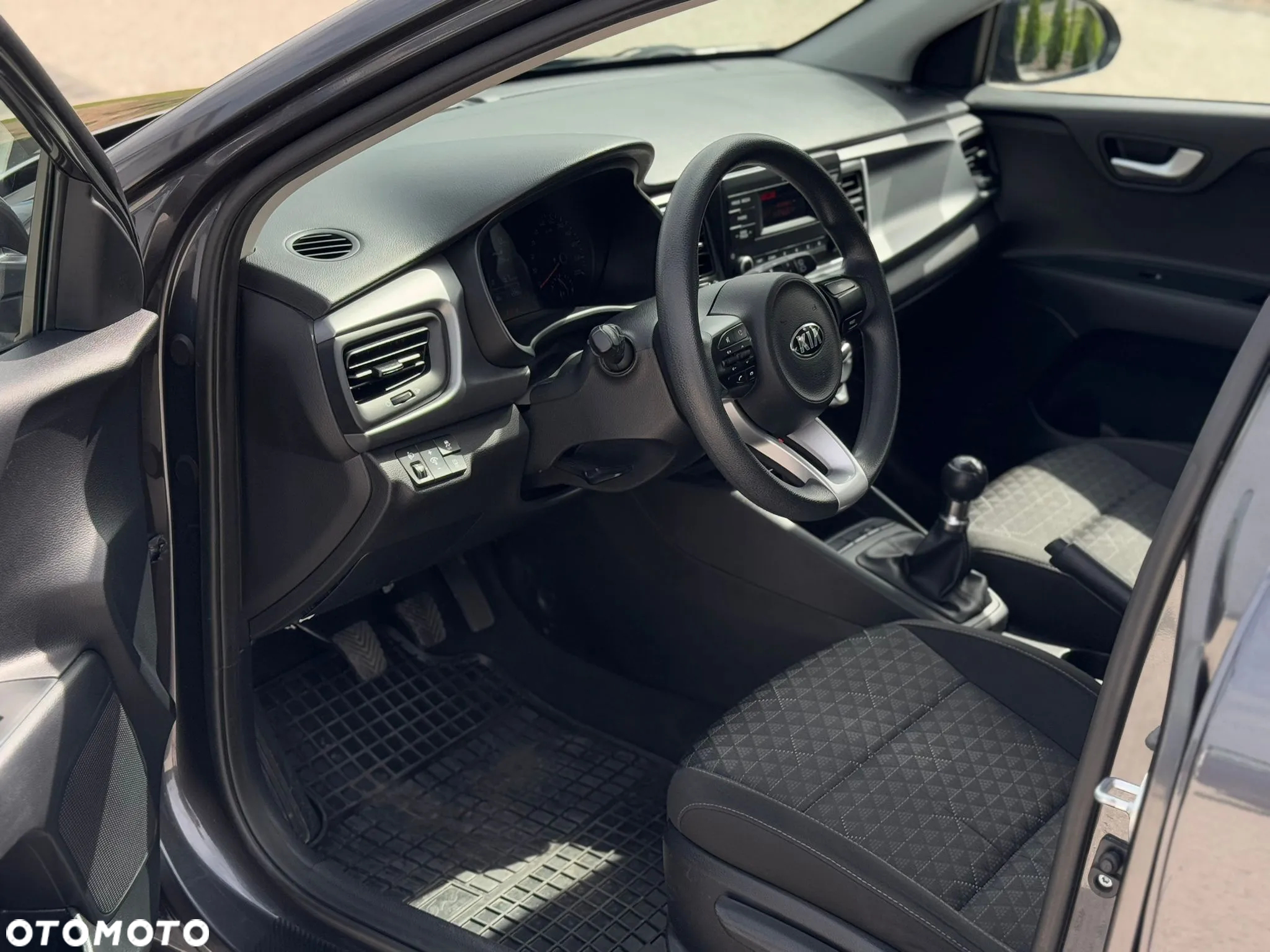Kia Rio 1.2 M - 10