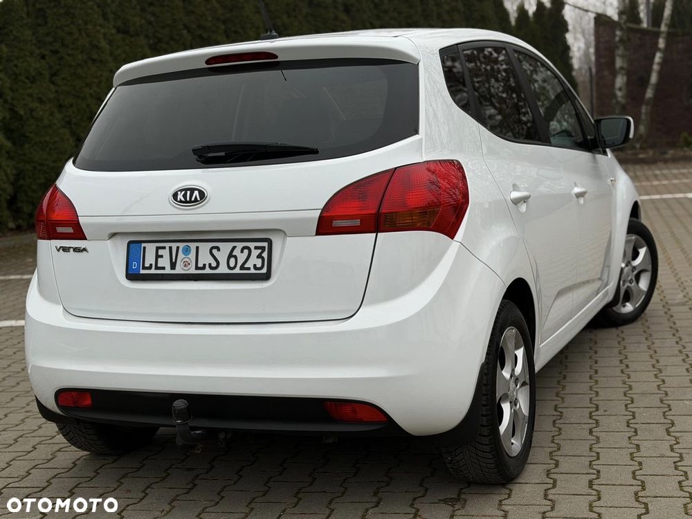 Kia Venga - 27