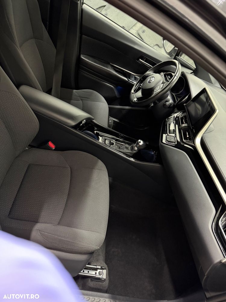 Toyota C-HR Business-Edition - 9