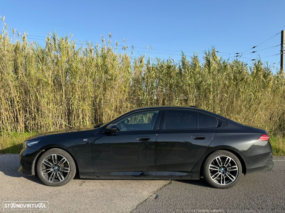 BMW 530 e Pack Desportivo M - 3