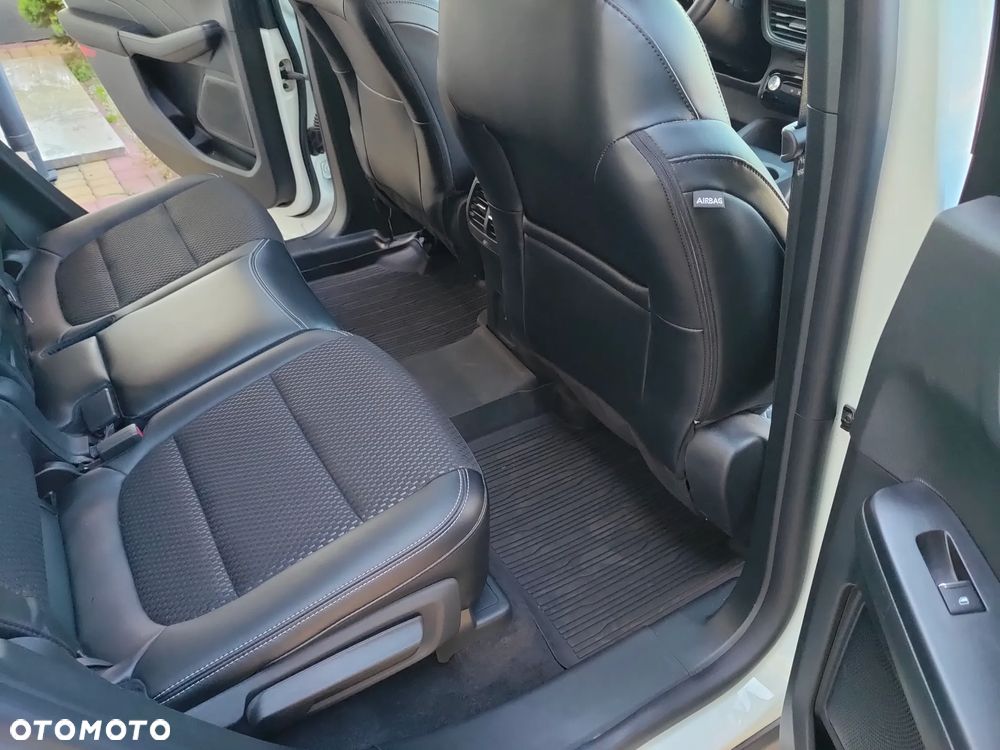 Ford Kuga - 23