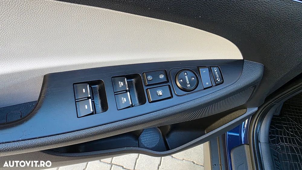 Hyundai Tucson 2.0 CRDI 4WD 8AT Luxury - 9