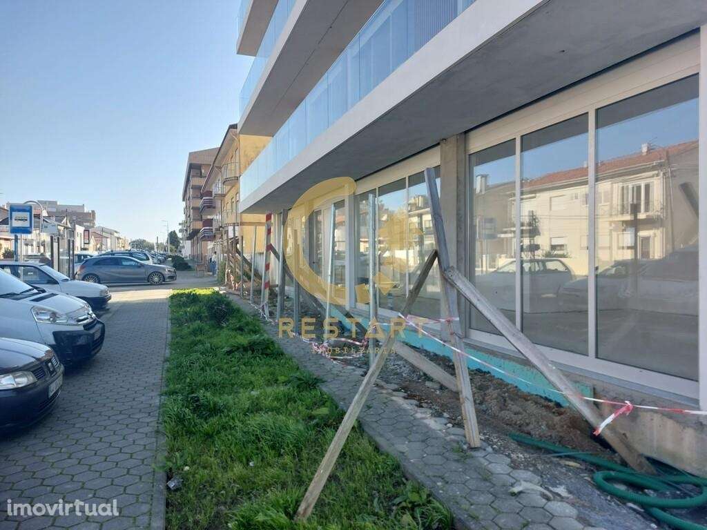 Loja com 280 m2 P/ Clinica ou Confeitaria  – Madalena, Vila Nova de Ga - Grande imagem: 4/26