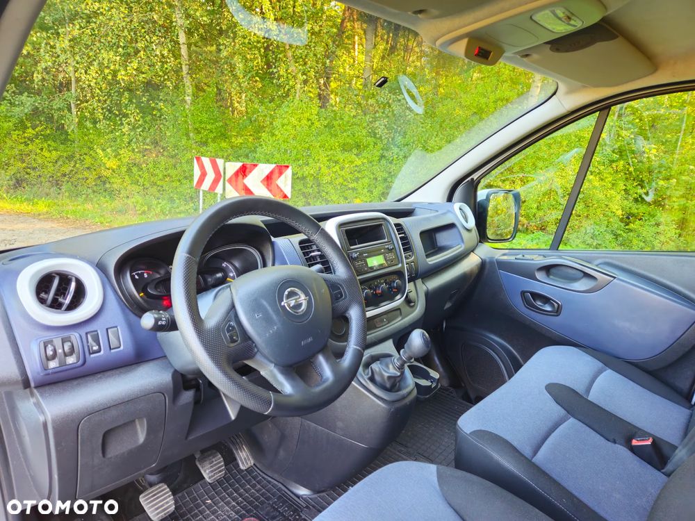 Opel Vivaro - 11