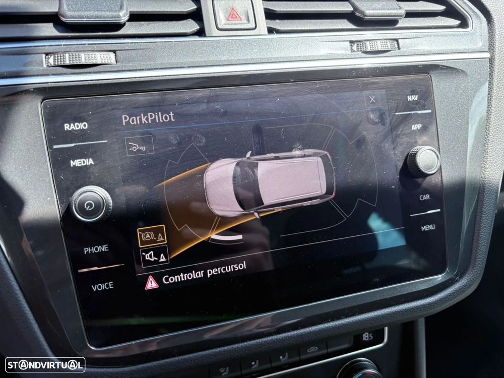 VW Tiguan 2.0 TDI R-Line - 43