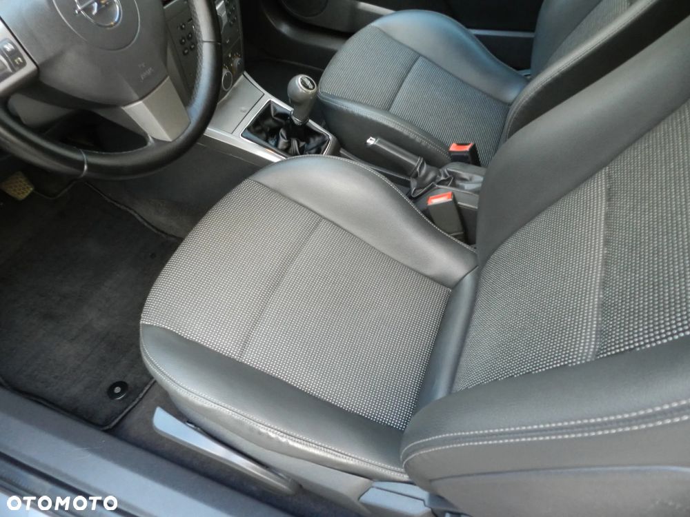 Opel Astra 1.6 Cosmo - 25