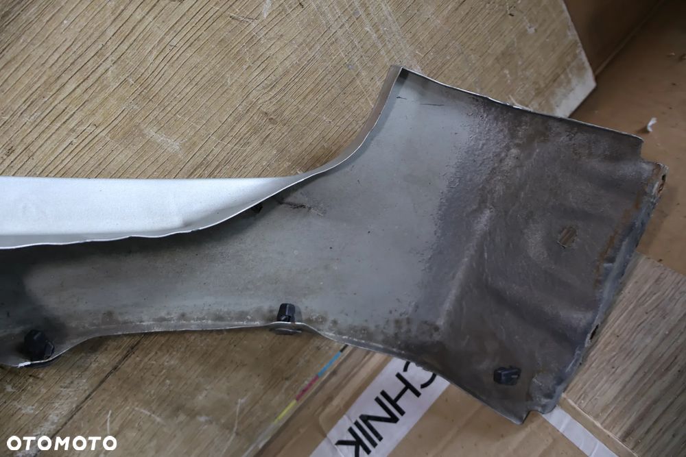 TOYOTA AURIS I 07-09R BŁOTNIK PRZÓD PRZEDNI PRAWY 1C0 - 13