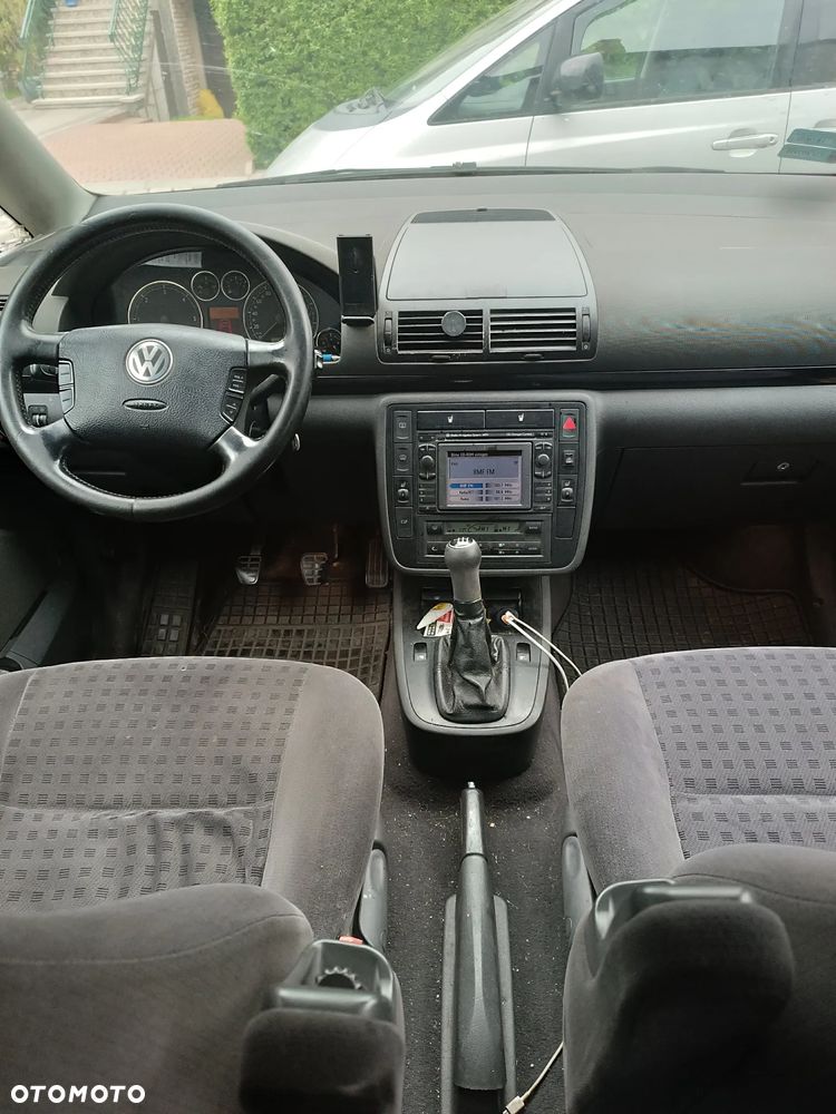 Volkswagen Sharan 1.9 TDI Highline - 5