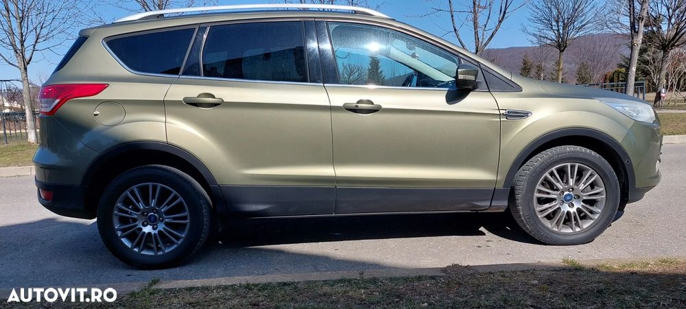Ford Kuga 2.0 TDCi Powershift 4WD Titanium - 2