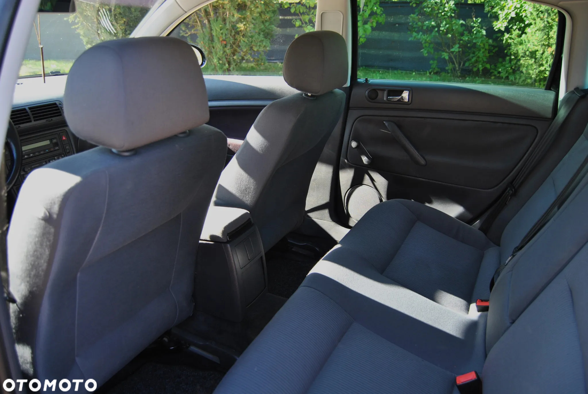 Volkswagen Passat 1.6 Comfortline - 6