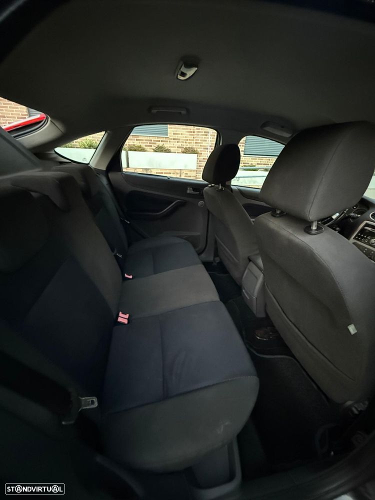 Ford Focus 1.6 TDCi Connection - 14