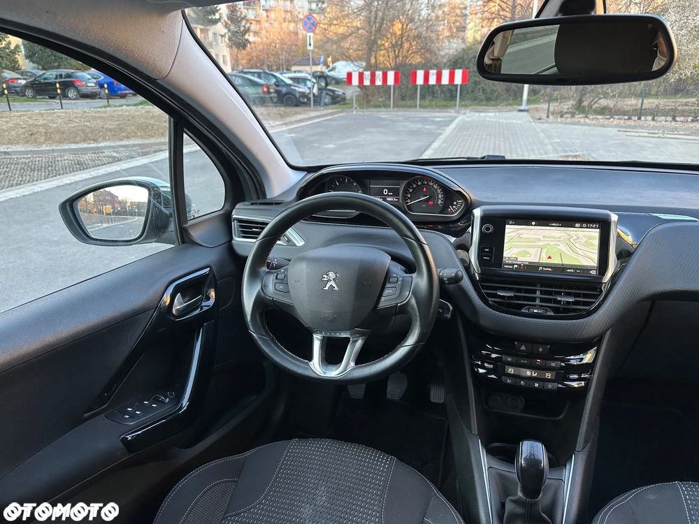 Peugeot 208 1.5 BlueHDi Allure S&S - 11