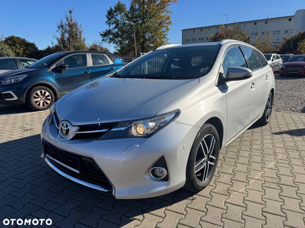 Toyota Auris 1.6 Premium - 4