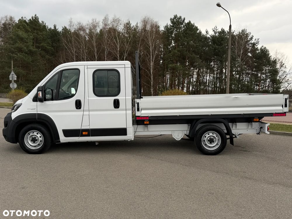 Fiat Ducato Doka 7 osób / Brygadowy / Paka 3.3m / Wzmacniany Maxi Koła 16" / Silnik Iveco 2.3 140km  / Ledy / Bogate wyposażenie / Zadbany jak nowy / 1 Właściciel / Salon PL / FV23% - 12