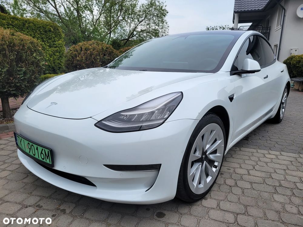 Tesla Model 3 - 1