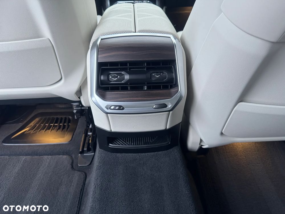 BMW Seria 7 - 19