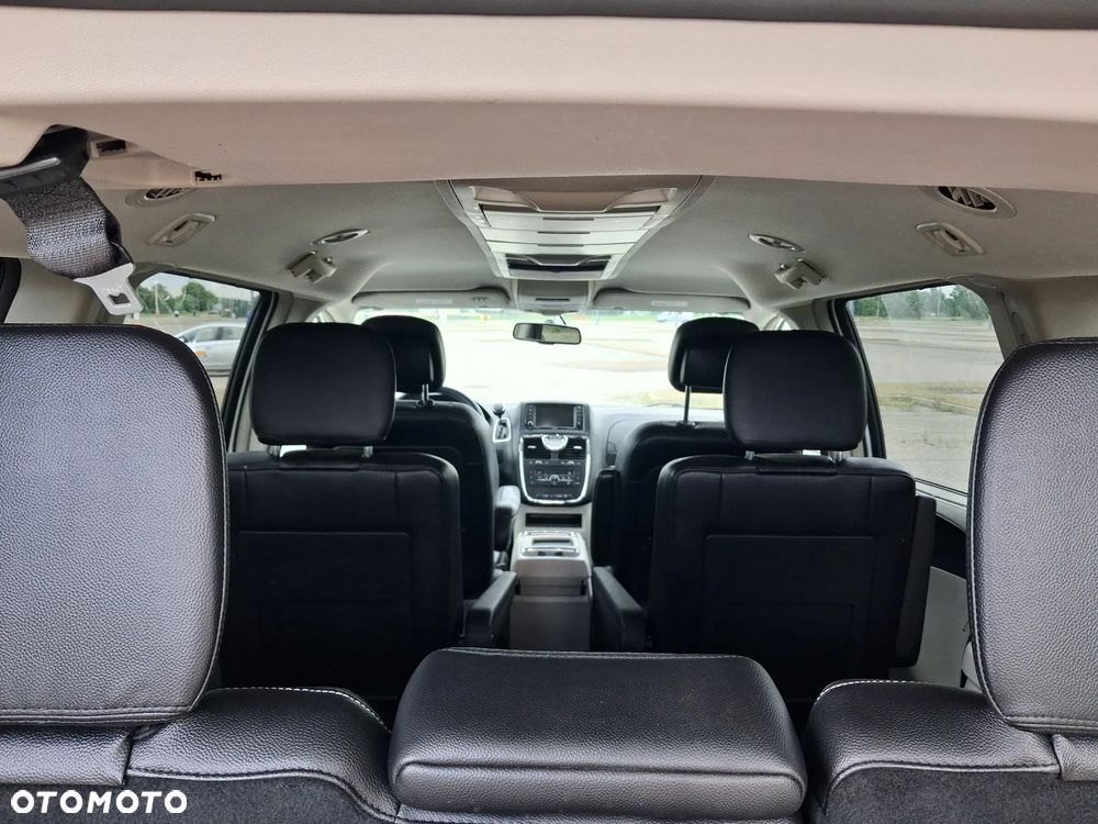 Chrysler Town & Country 3.6 Touring - 30