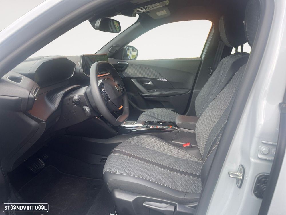 Peugeot e-2008 54 kWh Allure — fotografia 9