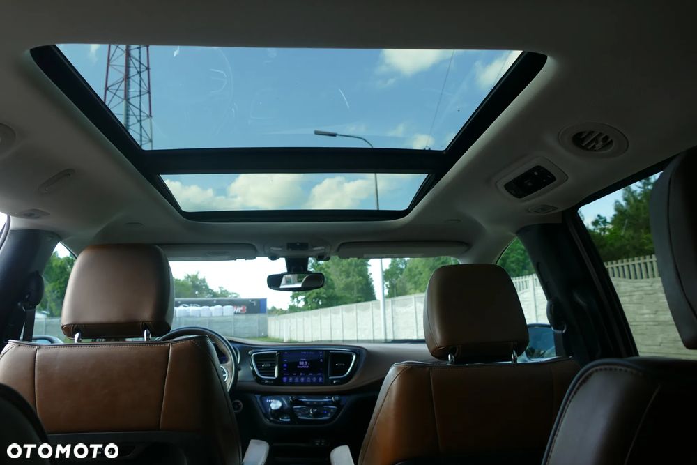Chrysler Pacifica - 26