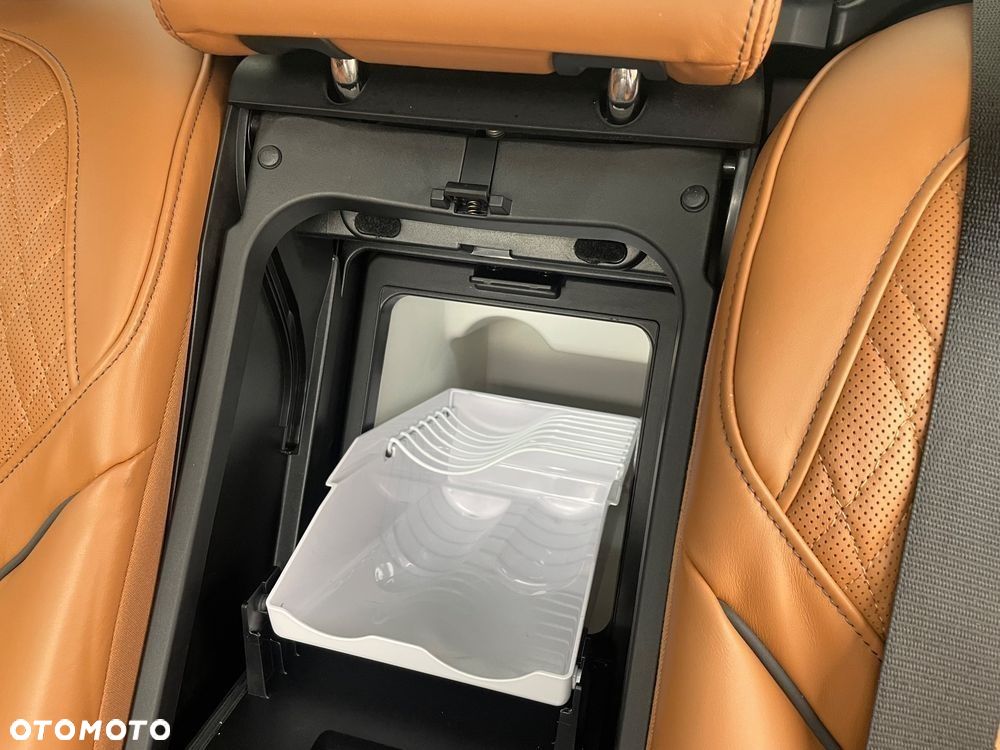 BMW Seria 7 750Li xDrive sport - 27