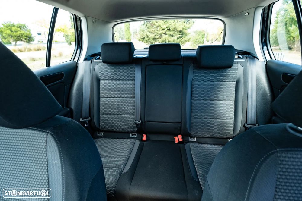 VW Golf 2.0 TDi Highline DSG - 21