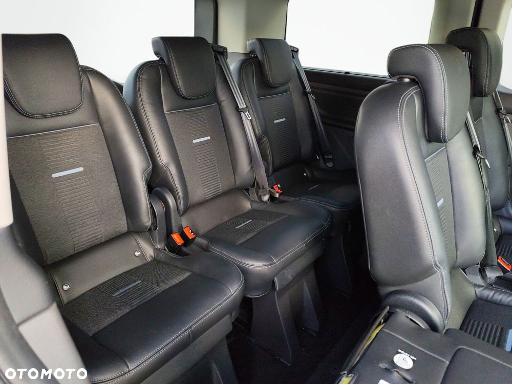 Ford Tourneo Custom - 19