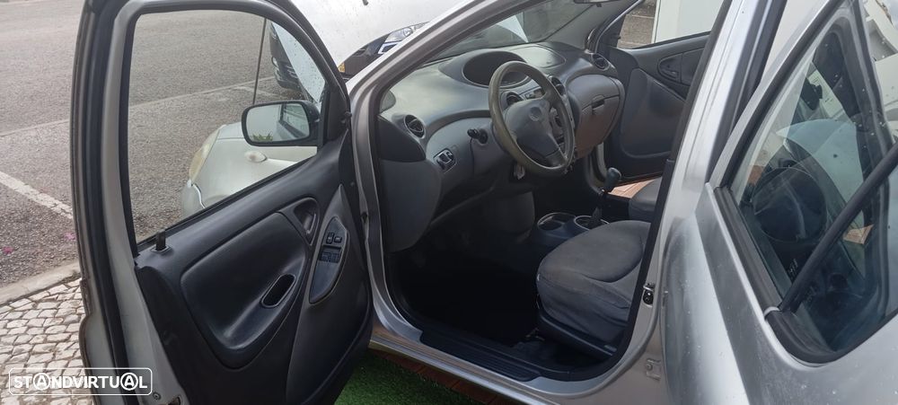 Toyota Yaris 1.0 Terra - 22