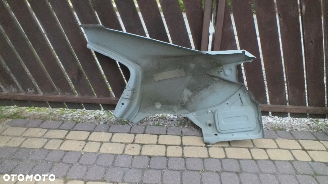 Błotnik tylny prawy Toyota Corolla E16 - 2