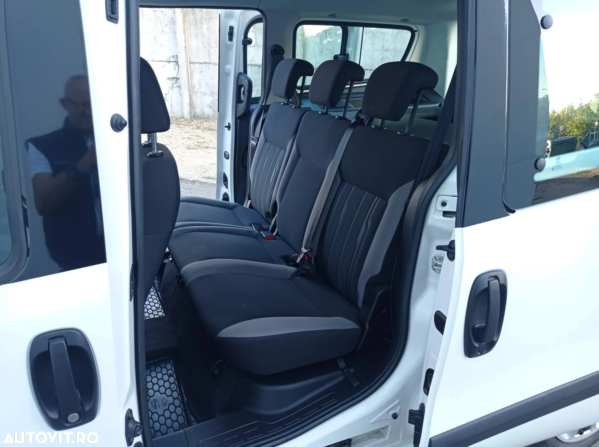 Fiat Doblo Combi 1.6 Mjet 105 CP Maxi Confort - 19