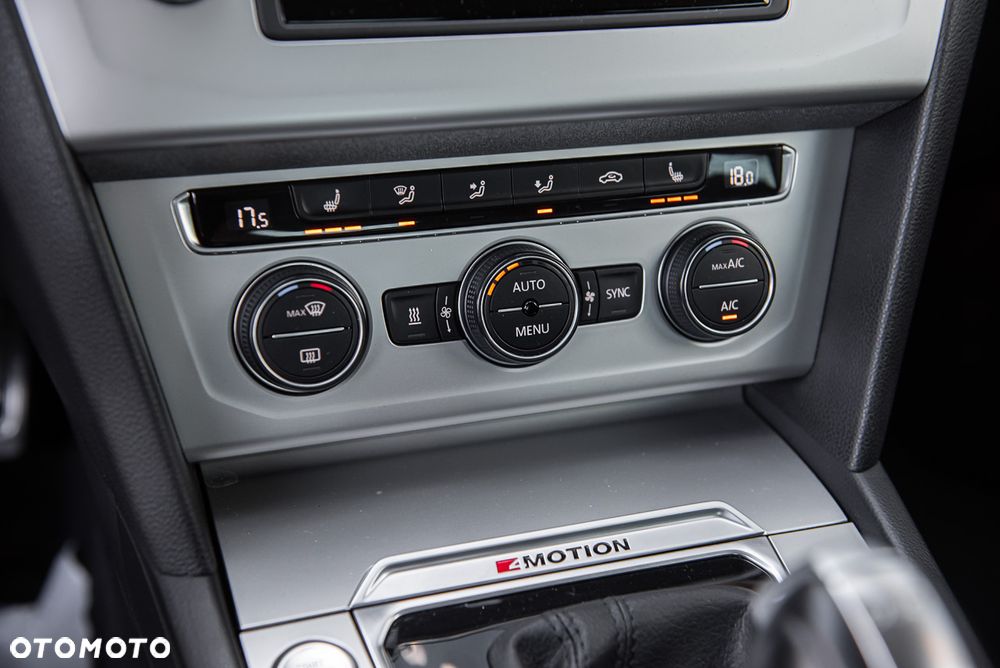 Volkswagen Passat - 25