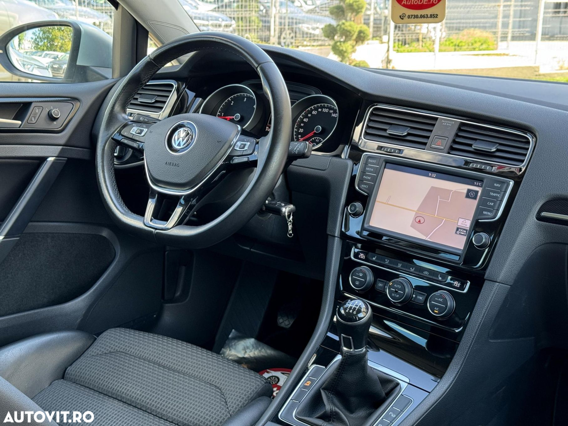 Volkswagen Golf - 6