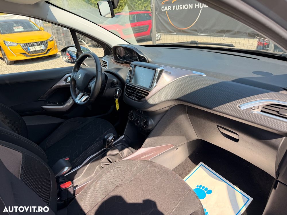 Peugeot 2008 1.2 VTi Active - 11