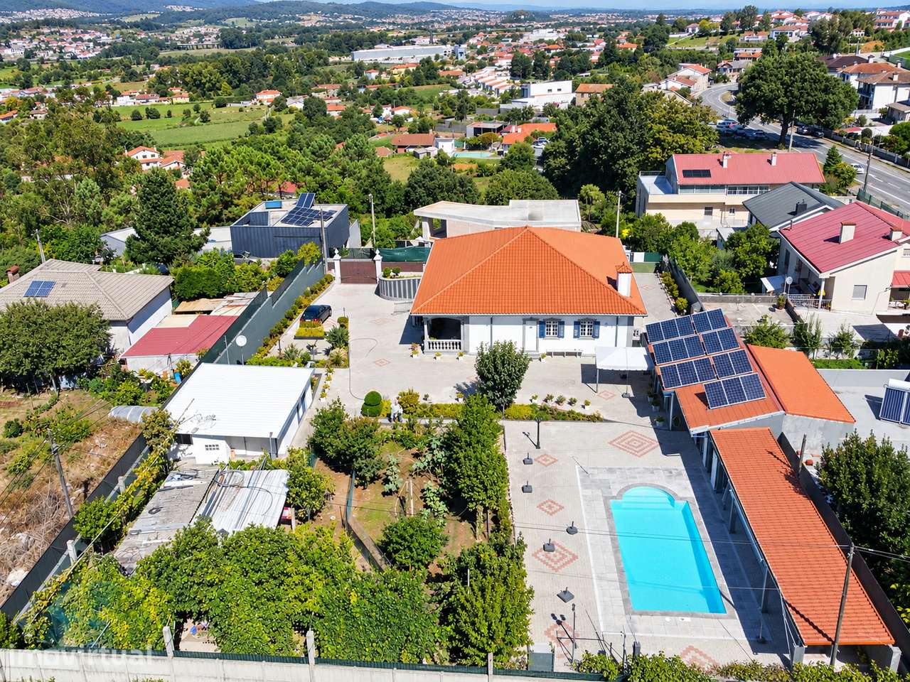 Moradia T4 com Piscina em Trandeiras – Braga - Grande imagem: 4/33