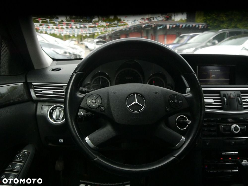 Mercedes-Benz Klasa E 200 CGI BlueEFFICIENCY 7G-TRONIC Avantgarde - 21