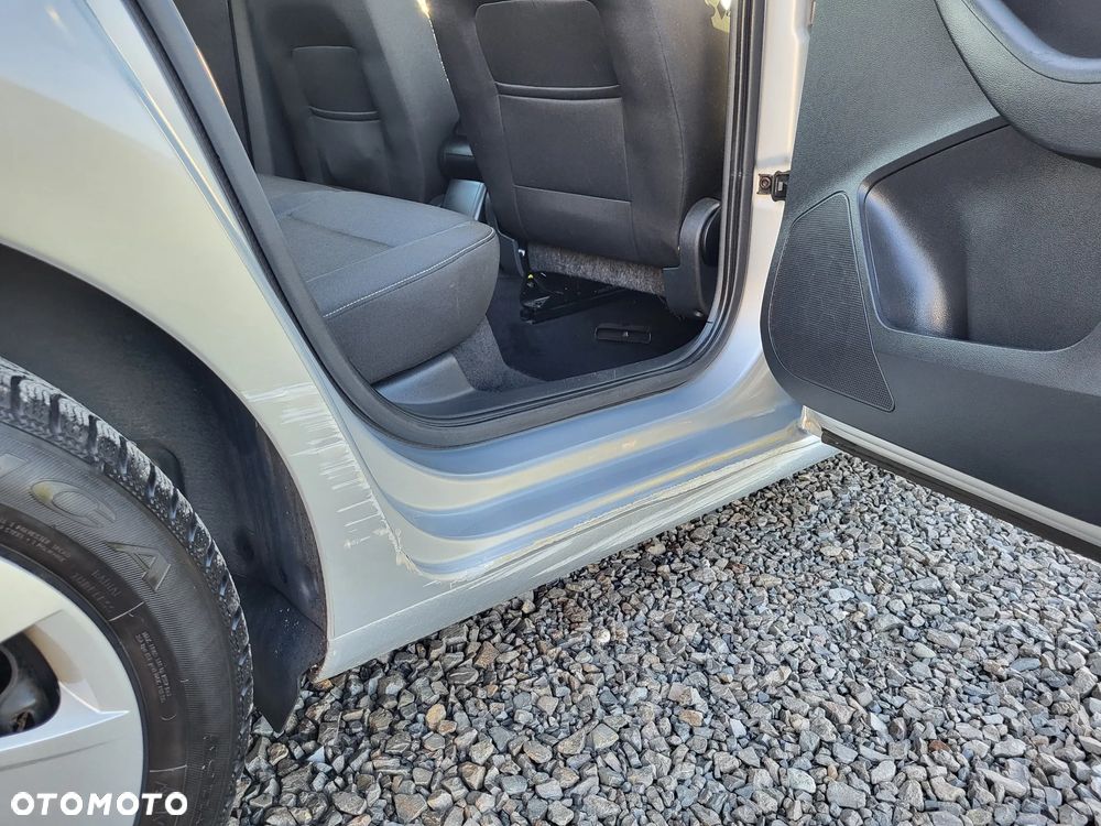 Skoda RAPID Spb 1.6 TDI DPF Ambition Max - 29