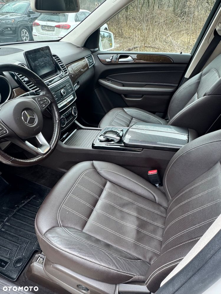 Mercedes-Benz GLE - 22